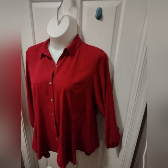 LOGO by Lori Goldstein Red Woven Crepe Blouse with Seaming Detail Sz L - Picture 4 of 9